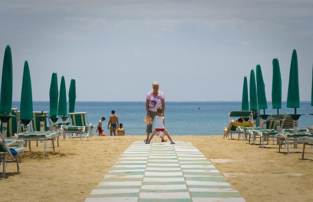 Hotel Rado Lido di Jesolo Exteriör bild