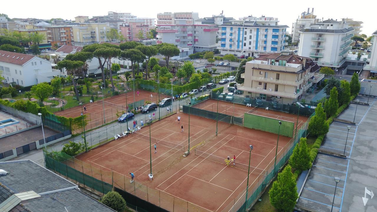 Hotel Rado Lido di Jesolo Exteriör bild