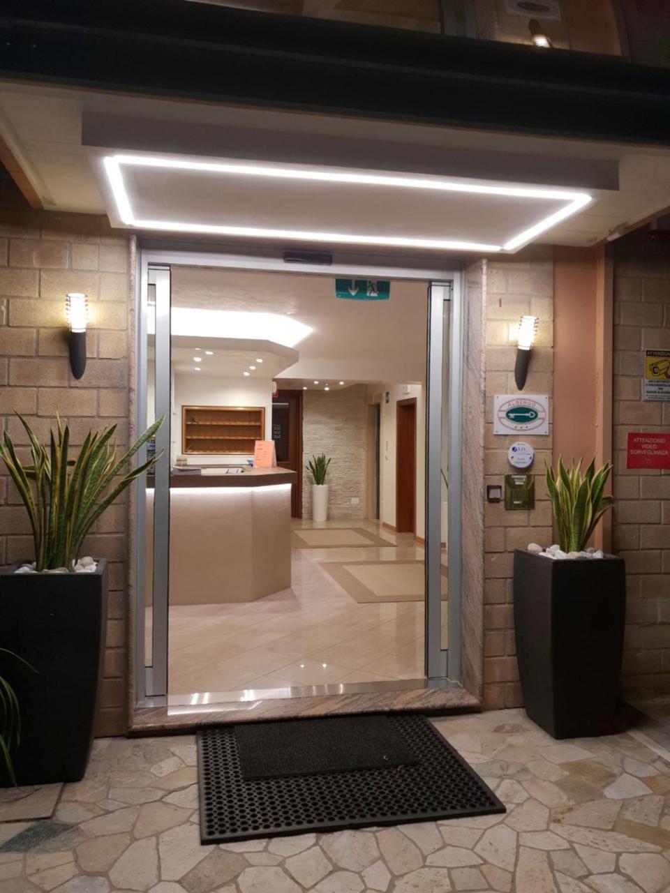Hotel Rado Lido di Jesolo Exteriör bild