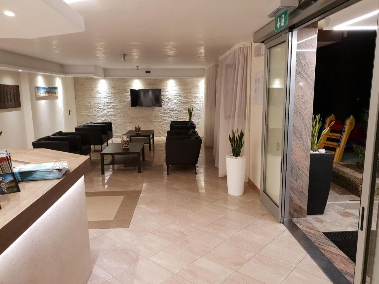 Hotel Rado Lido di Jesolo Exteriör bild